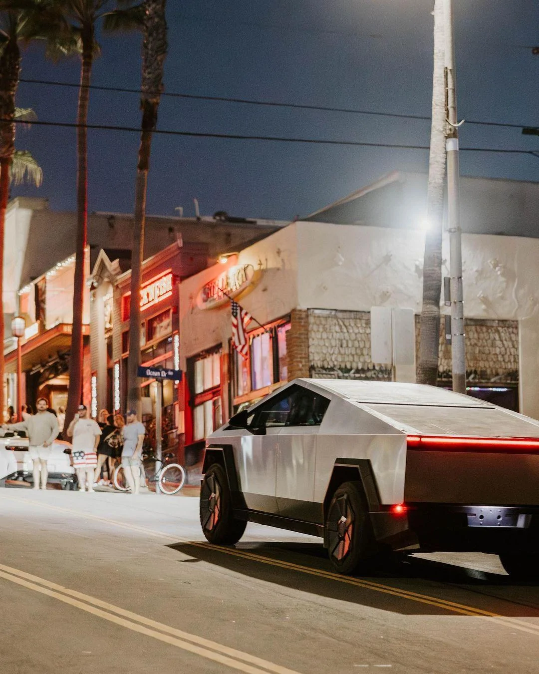 Tesla Cybertruck 📸 Cybertruck looking awesome at Manhattan Beach Pier sighting Snapinsta.app_398148390_269656555631520_7777330090689077023_n_1080