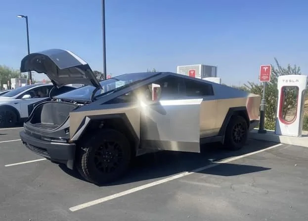 Tesla Cybertruck 🤳 Random Cybertruck sightings & spottings thread (pics + videos) IMG_0290