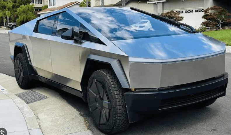 Tesla Cybertruck Dual Motor or Tri/Quad Motor based on Pictures Screenshot 2023-11-06 at 2.05.32 PM