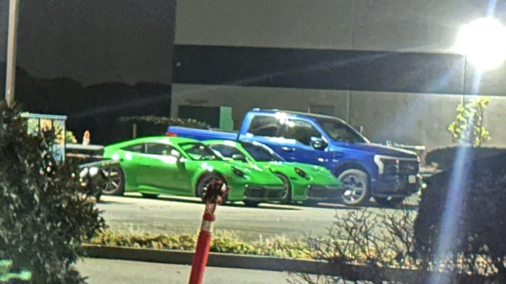 Tesla Cybertruck Cybertruck demo / promotional video vs. Porsche 911 and Lightning for delivery event? F-TA_1AbMAAb_Oz