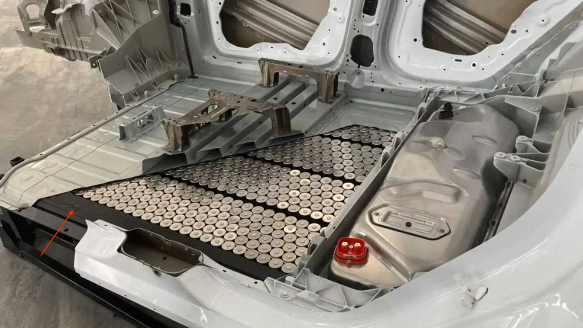 tesla-4680-battery-cells-and-structural-pack.jpg