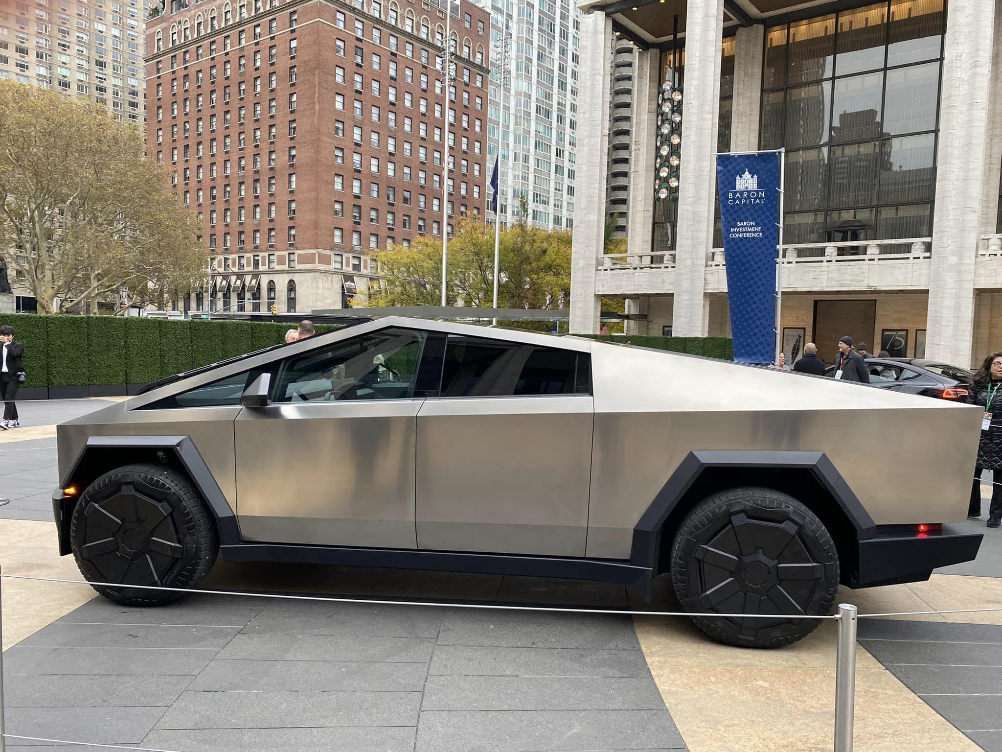 Tesla Cybertruck Cybertruck is in NYC @ Lincoln Center - 11/10/23 400294111_10161249308094756_4189578365019207975_n