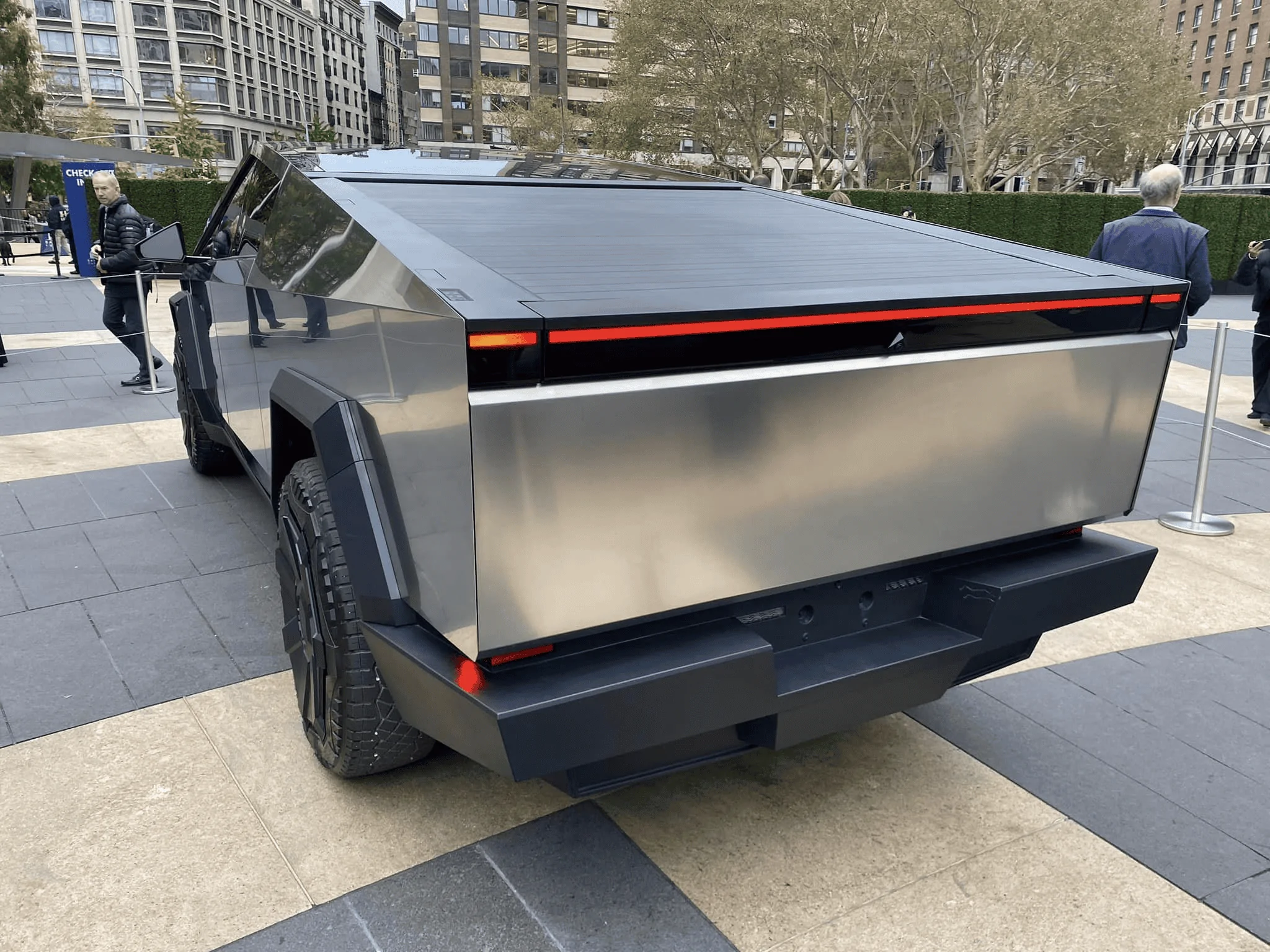 Tesla Cybertruck Fit and Finish Concerns — STILL 1699715813614