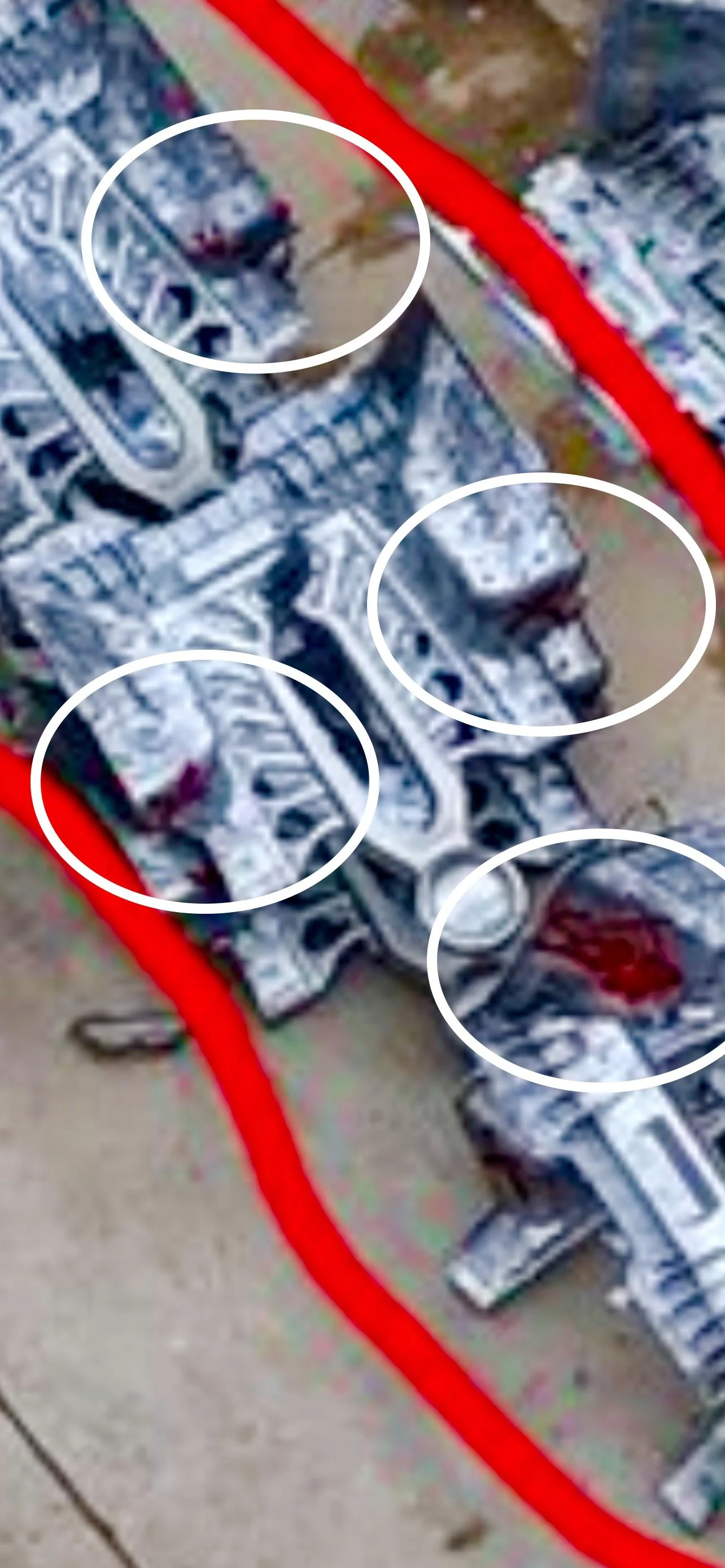 Tesla Cybertruck Tons of castings appearing and disappearing 32471826-29FC-45BD-9369-D0997368F364