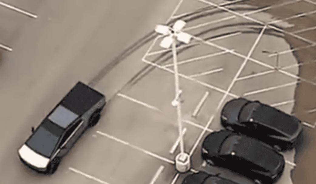 Tesla Cybertruck Video: 4 Wheel Steering turning radius / handling shown by Cybertruck @ Giga Texas 1699987971458