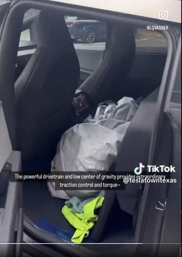 Tesla Cybertruck Videos: best look yet @ interior, folded-up backseat, tonneau cover, display screen UI, range meter Back seat