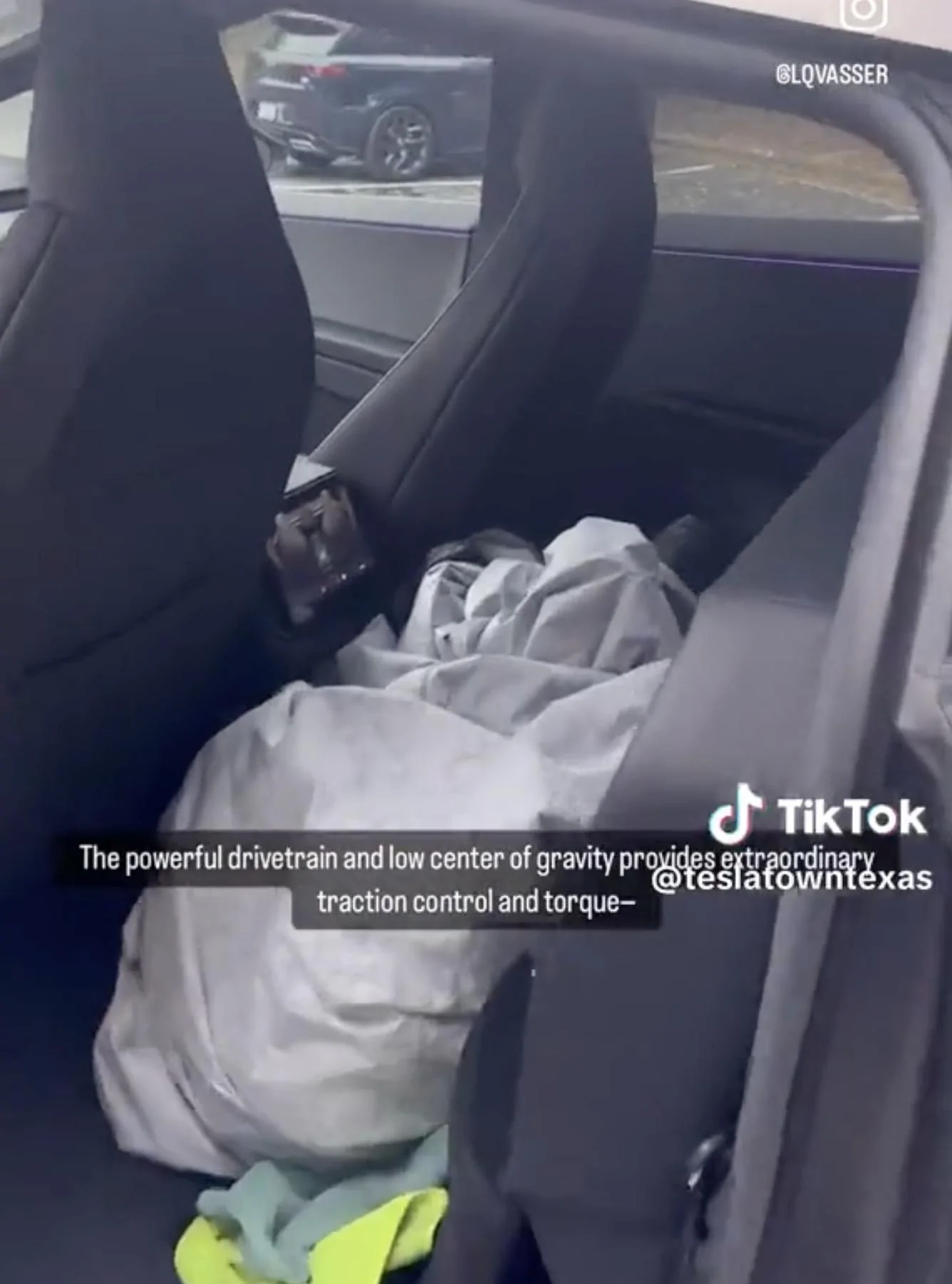 Tesla Cybertruck Videos: best look yet @ interior, folded-up backseat, tonneau cover, display screen UI, range meter Screenshot 2023-11-14 at 6.56.30 PM
