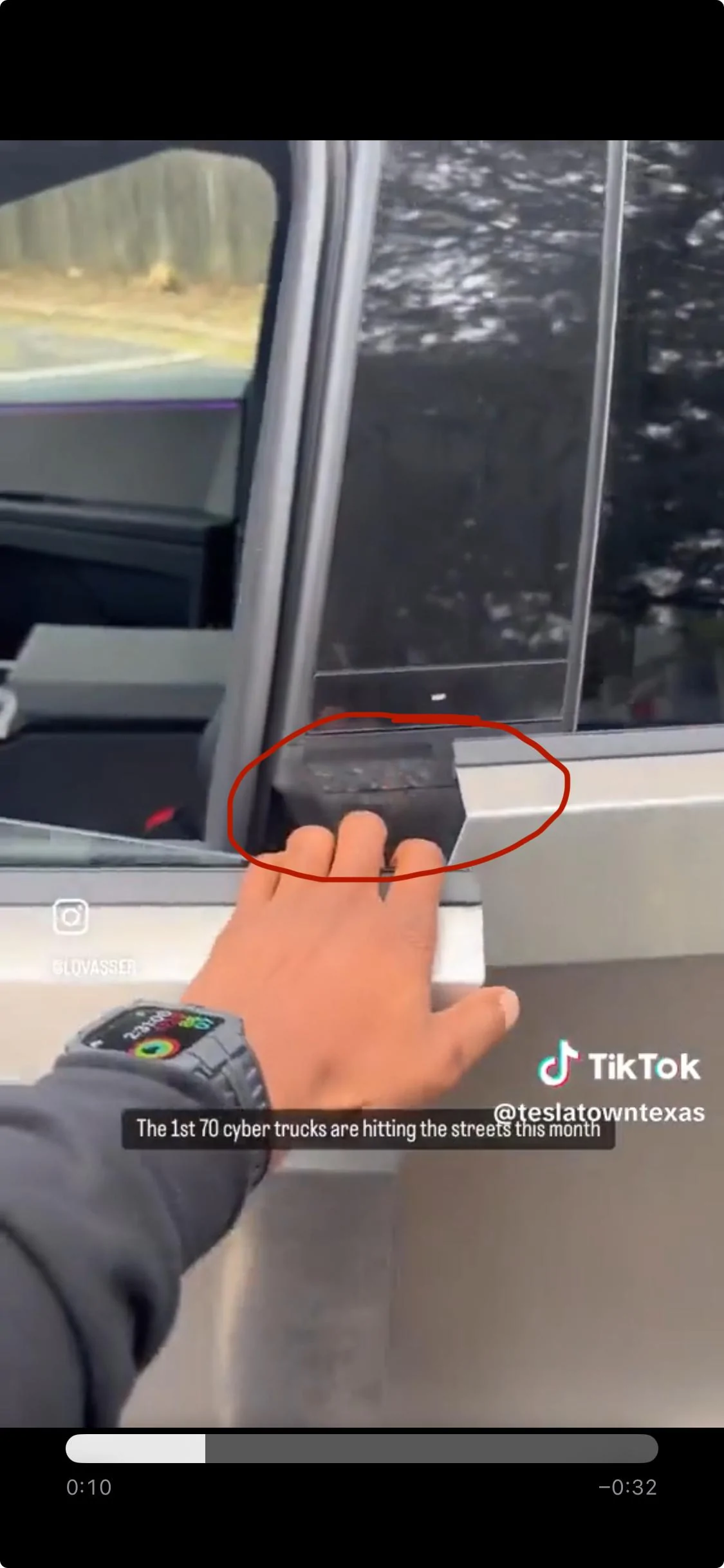 Tesla Cybertruck Videos: best look yet @ interior, folded-up backseat, tonneau cover, display screen UI, range meter IMG_4670