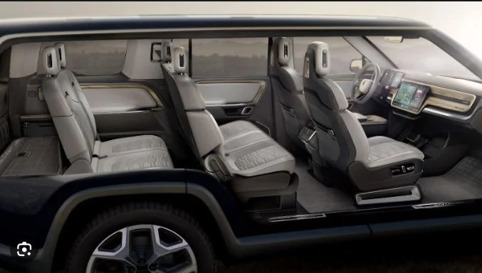 Tesla Cybertruck Videos: best look yet @ interior, folded-up backseat, tonneau cover, display screen UI, range meter tYNyPNd