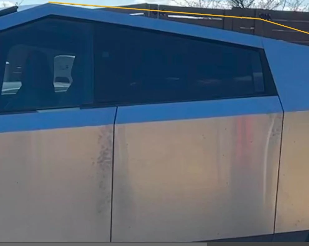 Tesla Cybertruck Videos: best look yet @ interior, folded-up backseat, tonneau cover, display screen UI, range meter YWlpWS0