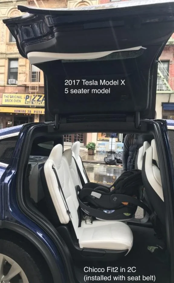 Tesla Cybertruck Videos: best look yet @ interior, folded-up backseat, tonneau cover, display screen UI, range meter Aqow5BO
