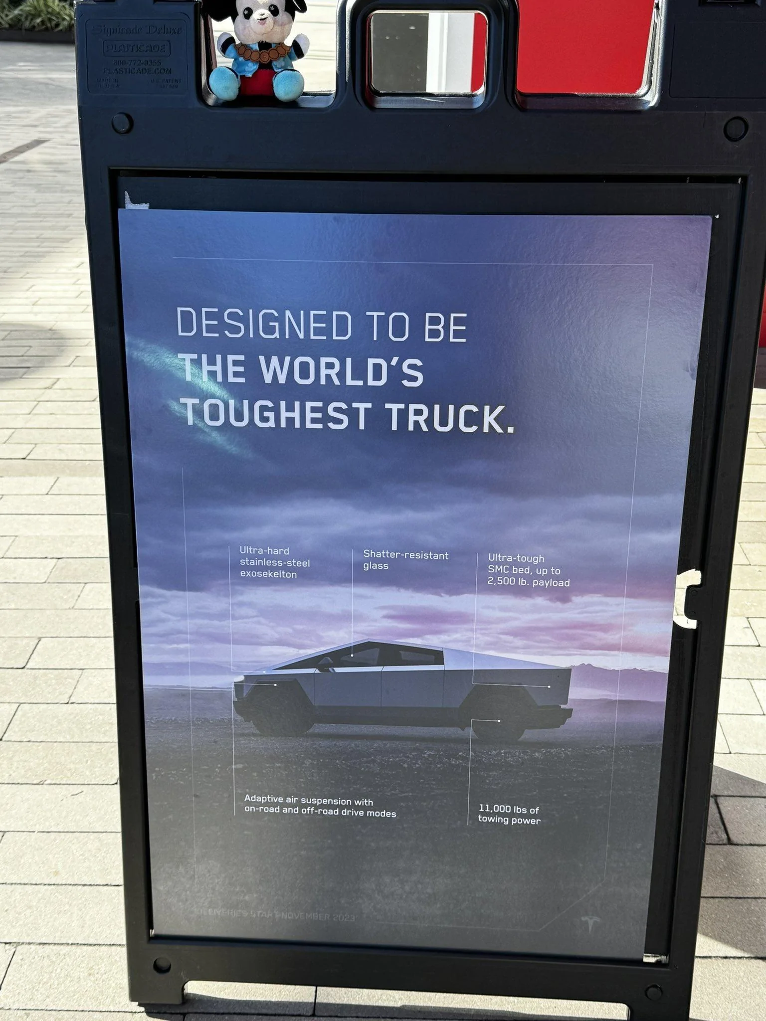 tesla cybertruck tow rating payload numbers.jpg