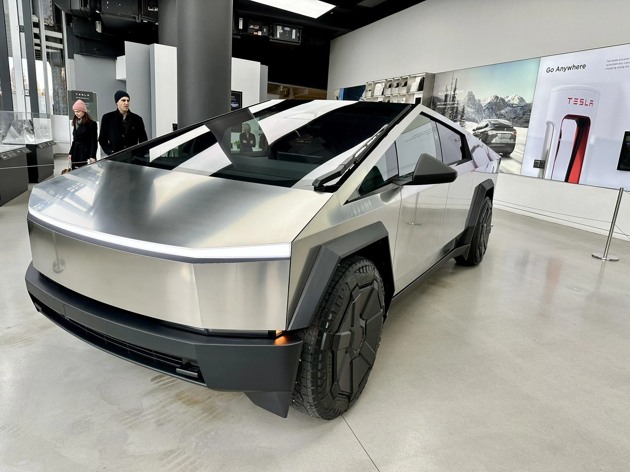Tesla Cybertruck NYC & Tampa Florida stores have Cybertrucks! F_eG-J-WMAAGqGX
