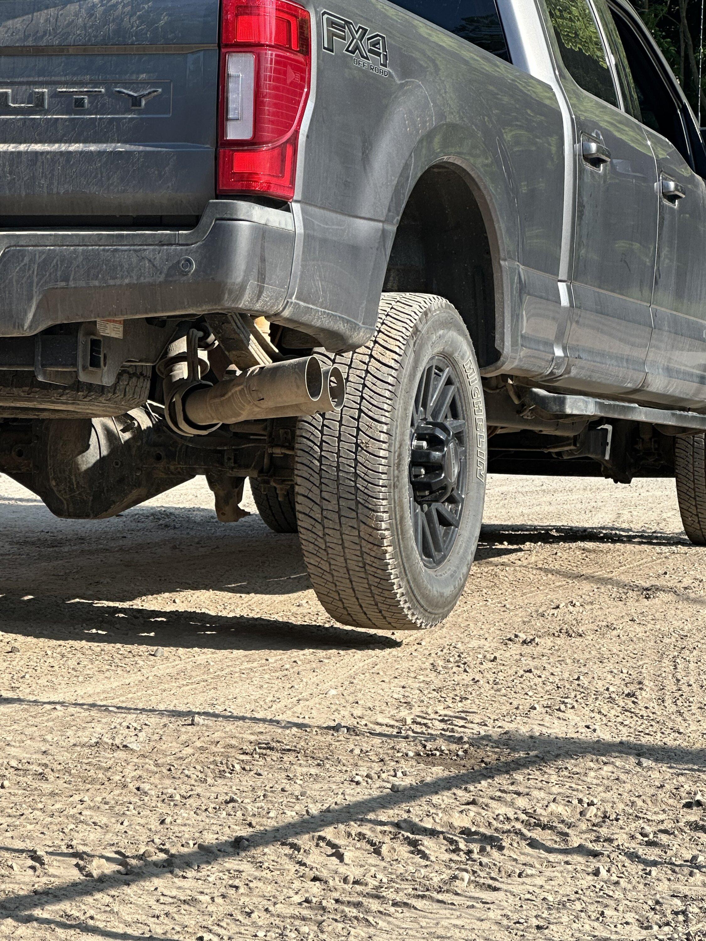 Tesla Cybertruck Confirmed: 11,000 lbs tow rating / 2,500 lbs payload capacity (official specs)! + Shatter-resistant glass IMG_1730