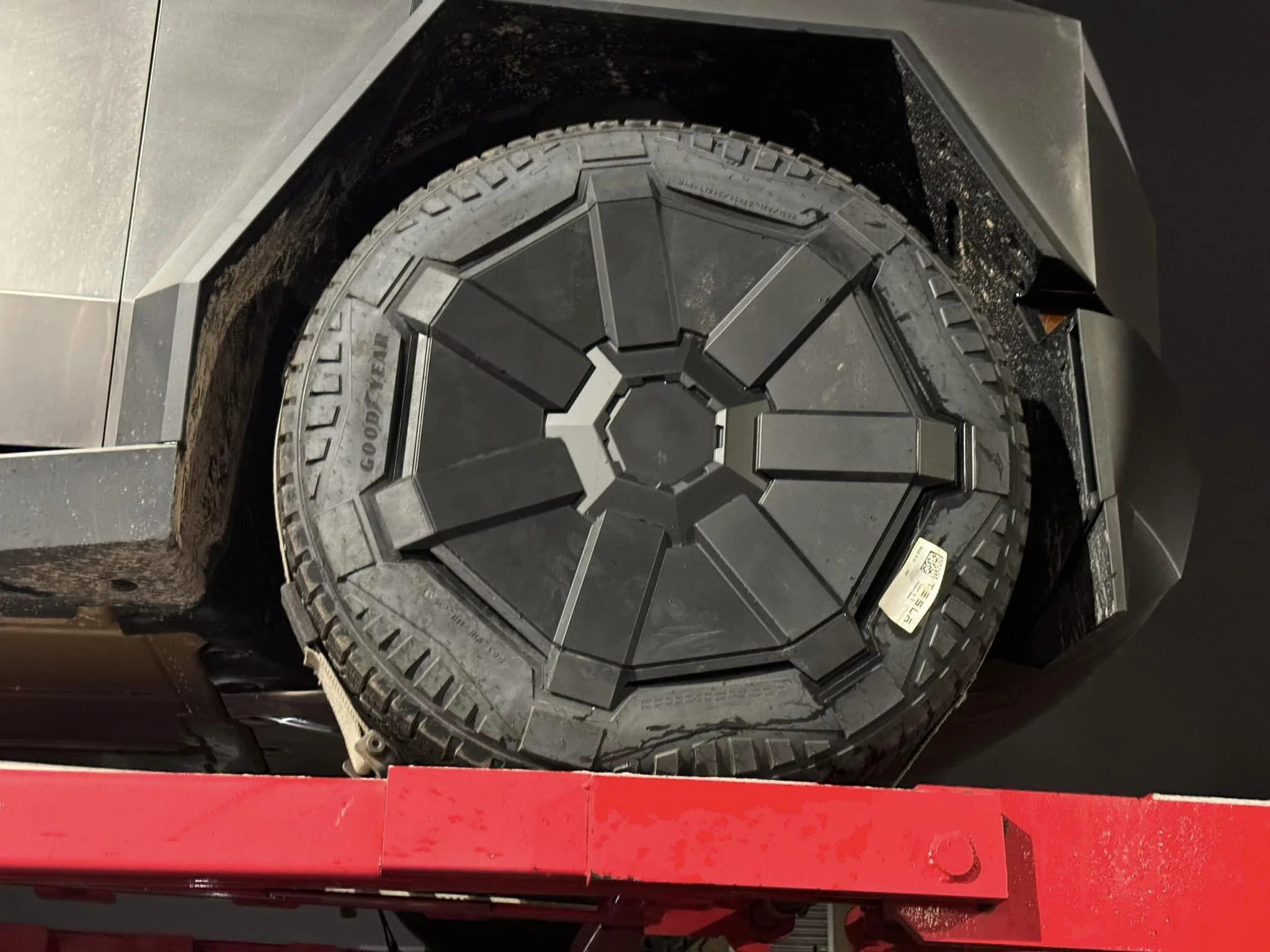 Tesla Cybertruck Matthews, NC (Charlotte area) Tesla store has a Cybertruck now! 404584507_10211167689063394_5722119188217015240_n