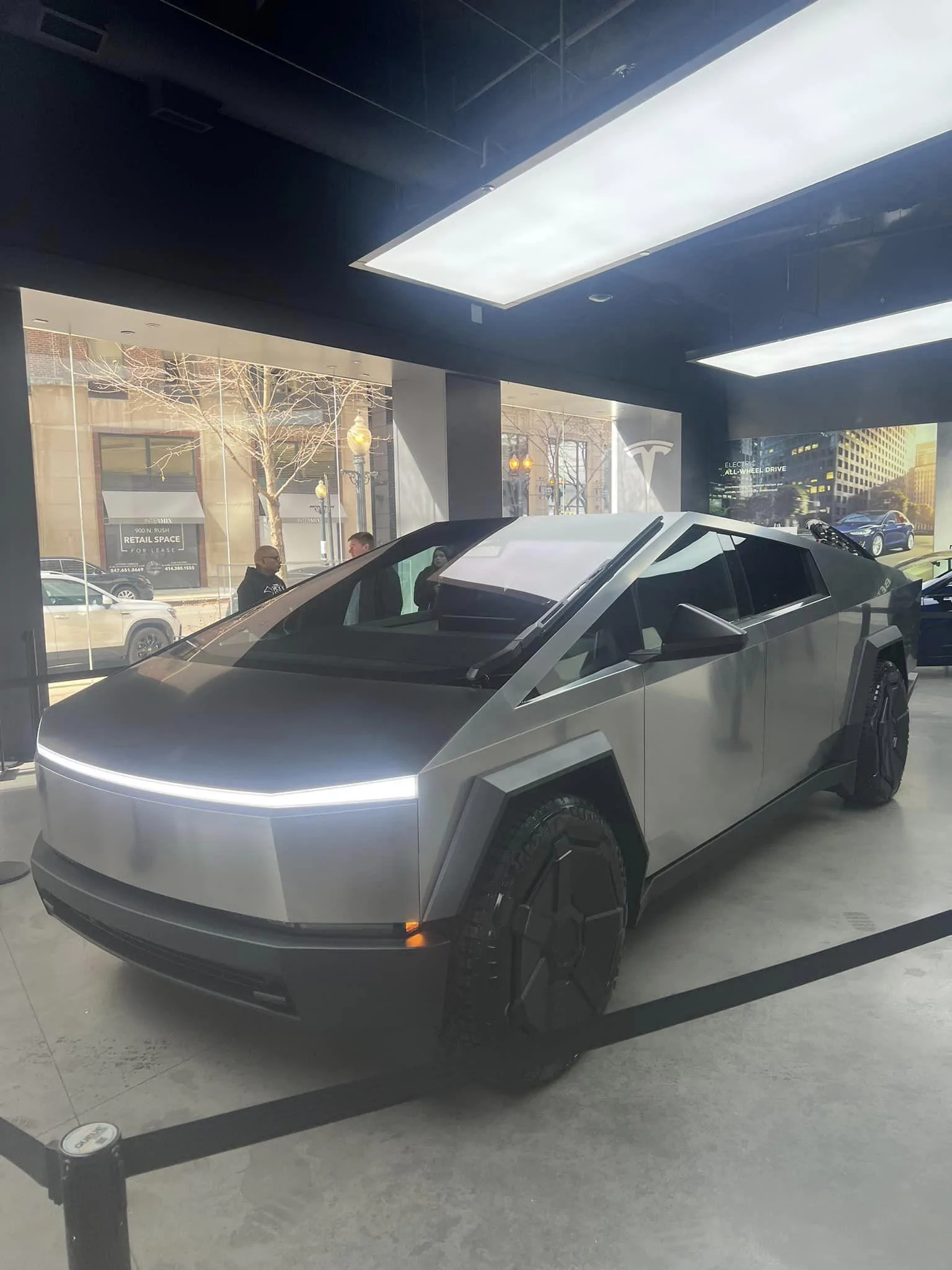 Tesla Cybertruck Chicago Tesla Store (901 Rush Street) has Cybertruck on display 403620405_6802050183210382_8143813323038982114_n