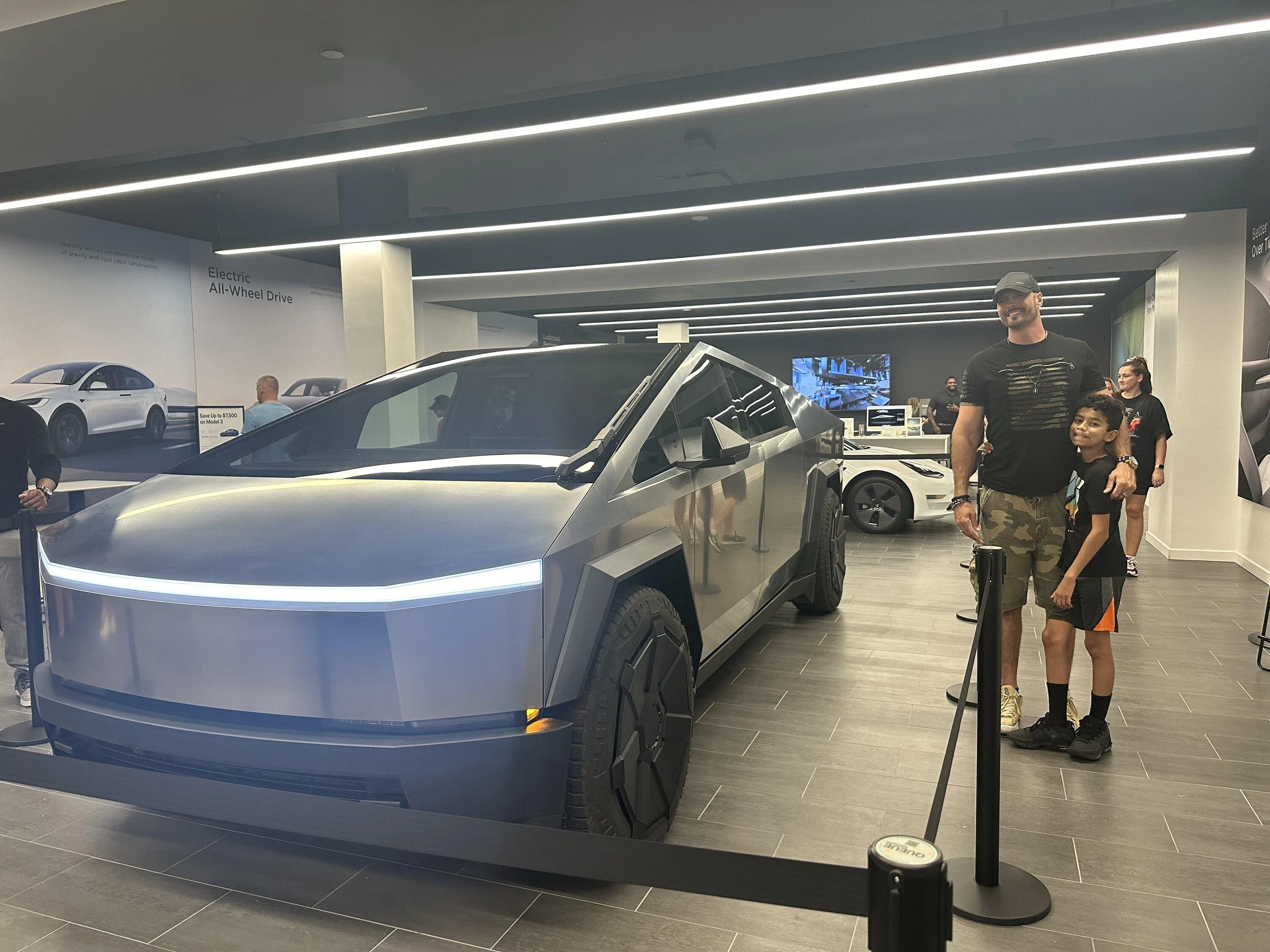 Tesla Cybertruck CT & Bot visit Tampa IMG_6813