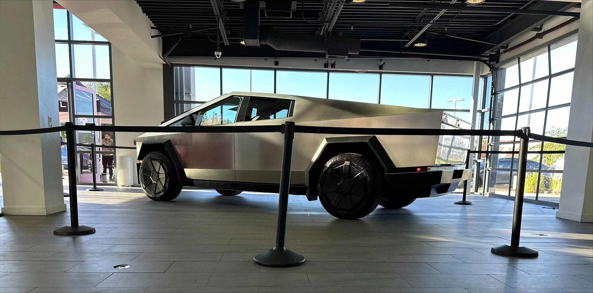 Tesla Cybertruck Dublin, CA store (NorCal) has Cybertruck and a kids Cyberquad now! (11/25) F_vc7FLb0AA3h1S