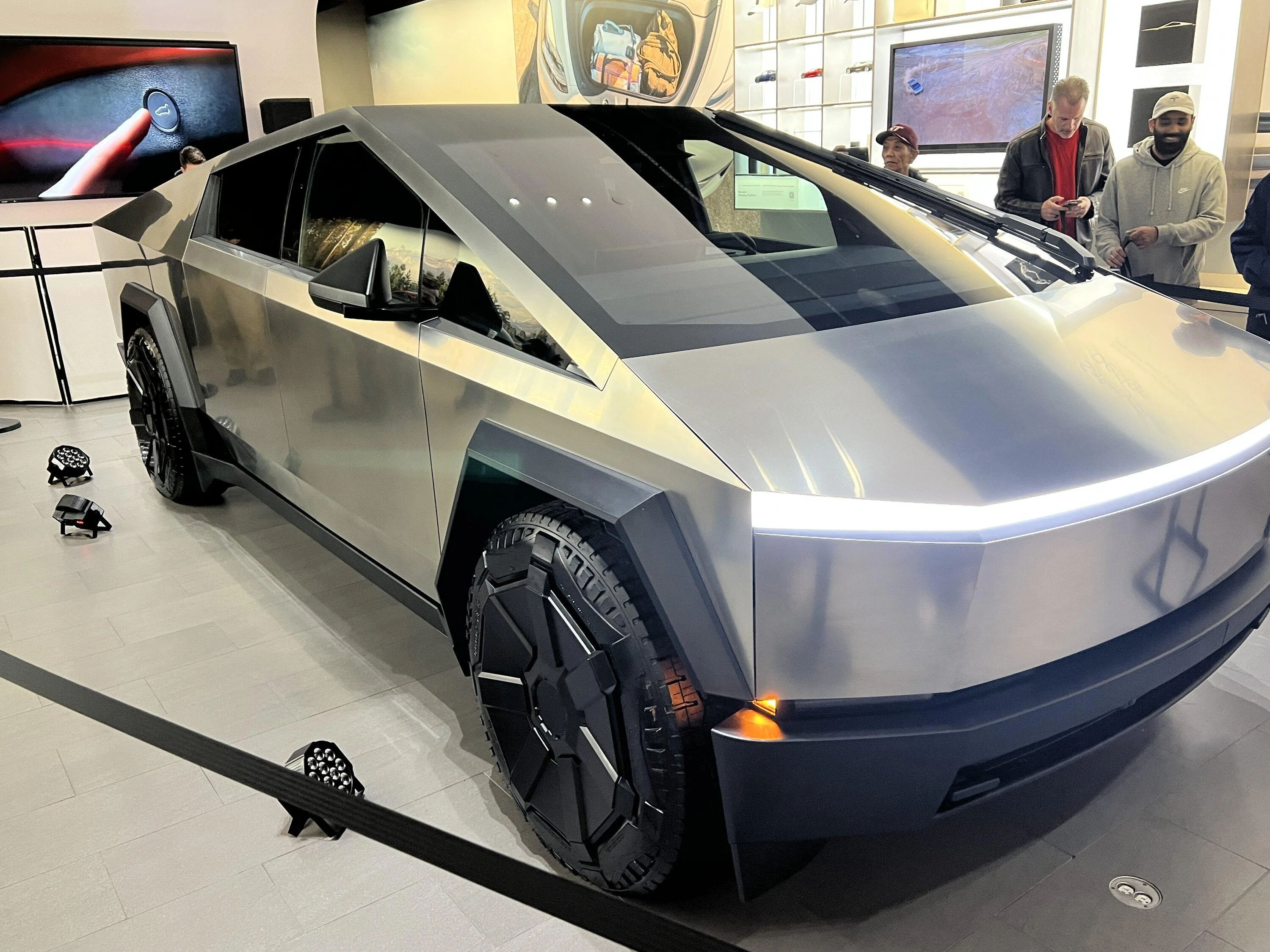 Tesla Cybertruck Baltimore (Owings Mills) Maryland store just got its Cybertruck! IMG_2394