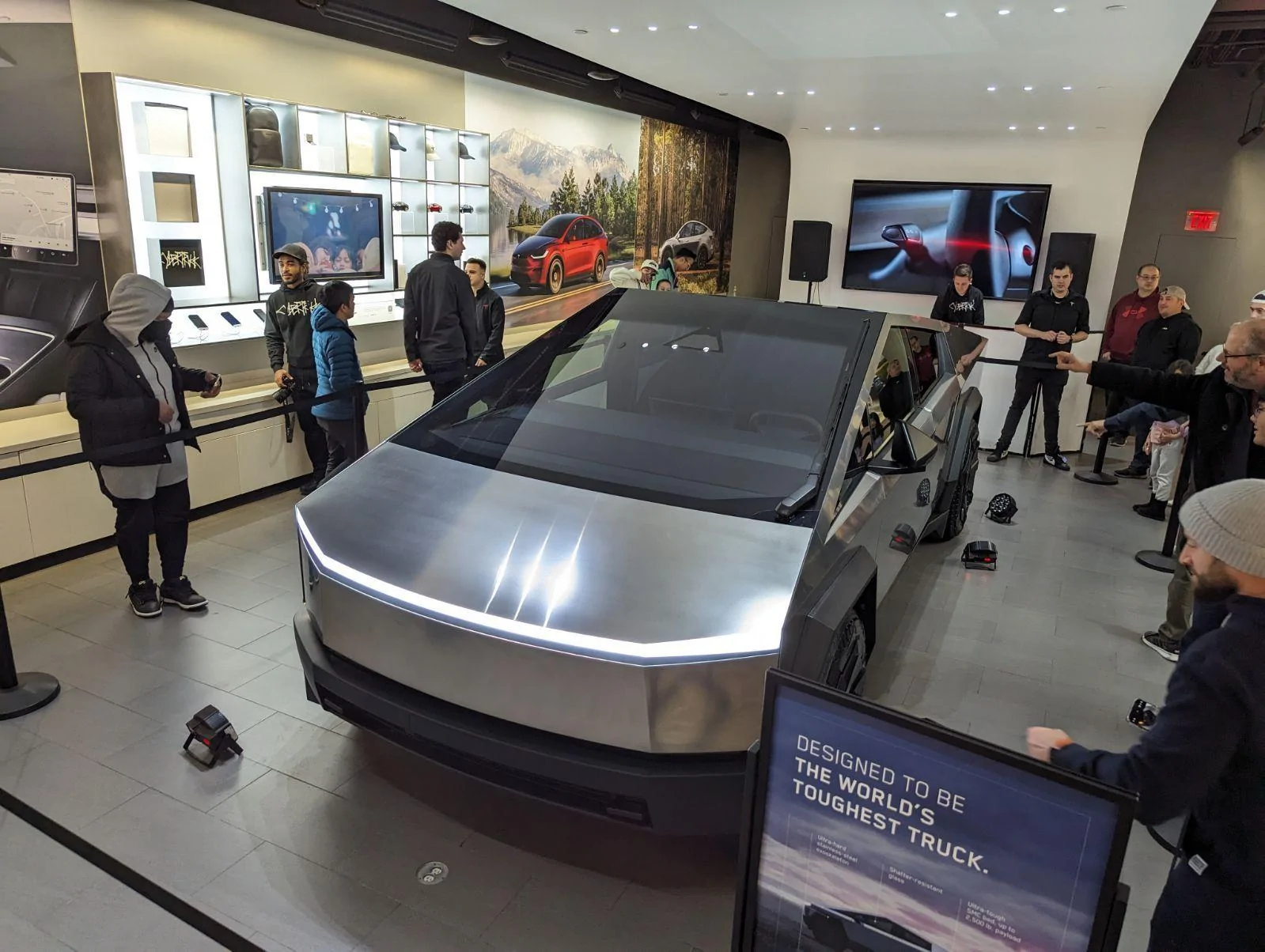 Tesla Cybertruck Confirmed: Cybertruck in Bethesda Maryland starting 11/25 (@ Westfield Montgomery Mall store) 4a9cb55e-7e98-4234-bbef-acb235256342