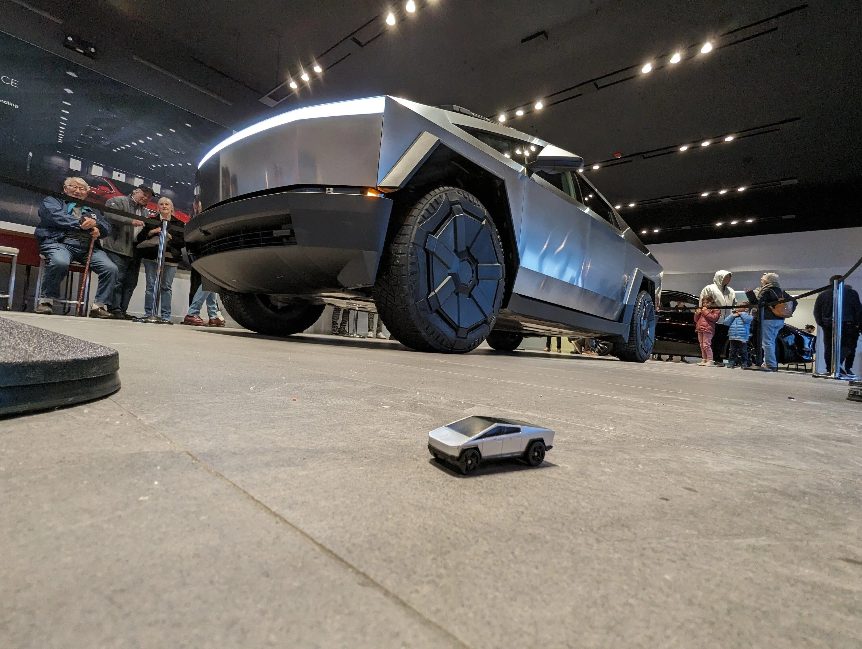 Tesla Cybertruck Who wants some more of the same Littleton Colorado Cybertruck pics?! pxl_20231125_233409031-jpg