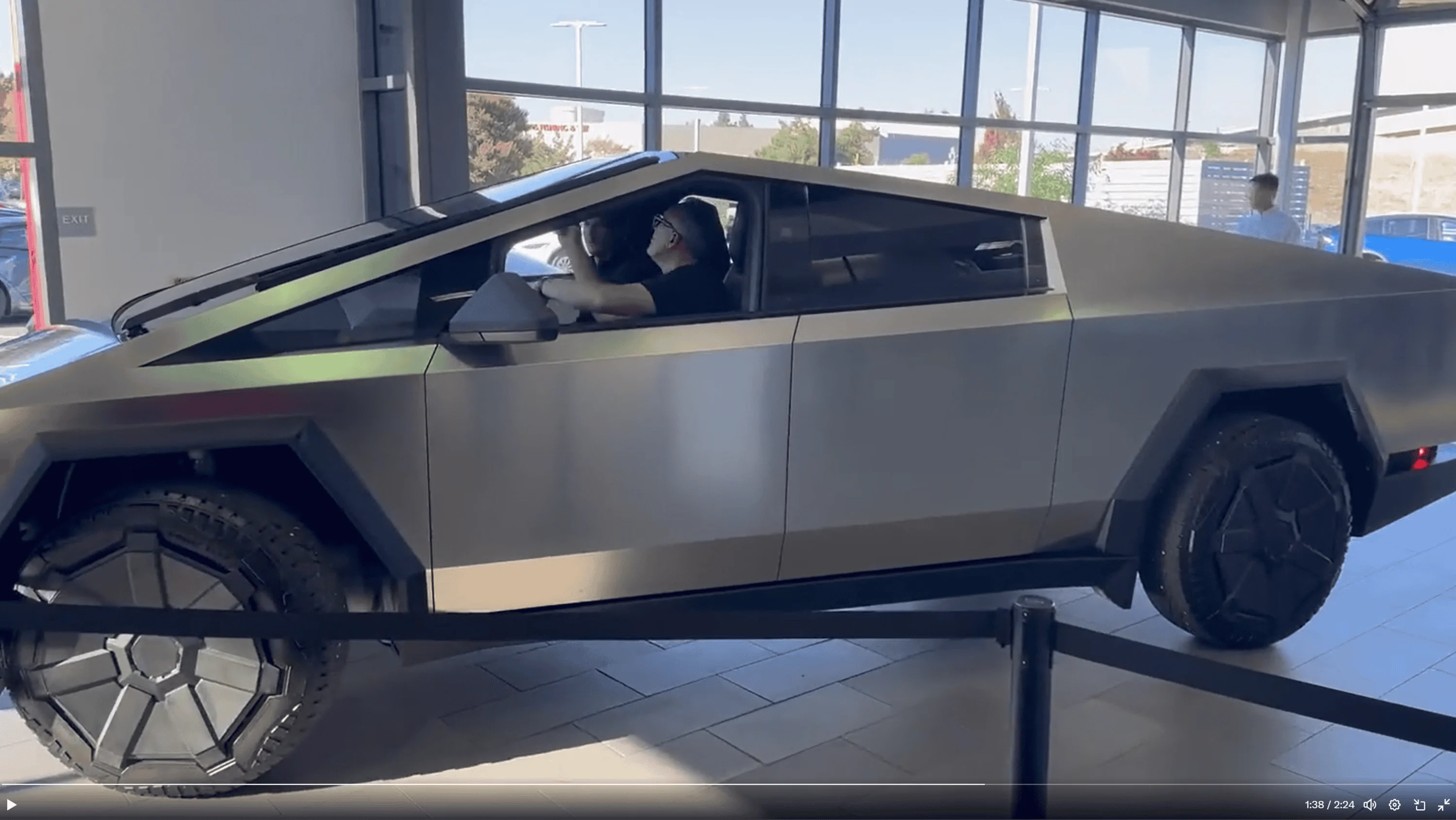 Tesla Cybertruck Dublin, CA store (NorCal) has Cybertruck and a kids Cyberquad now! (11/25) 1701009582860