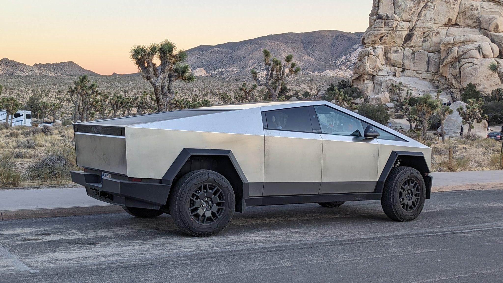 Tesla Cybertruck Cybertruck spotted in Joshua Tree National Park F_19UshbYAACjGu