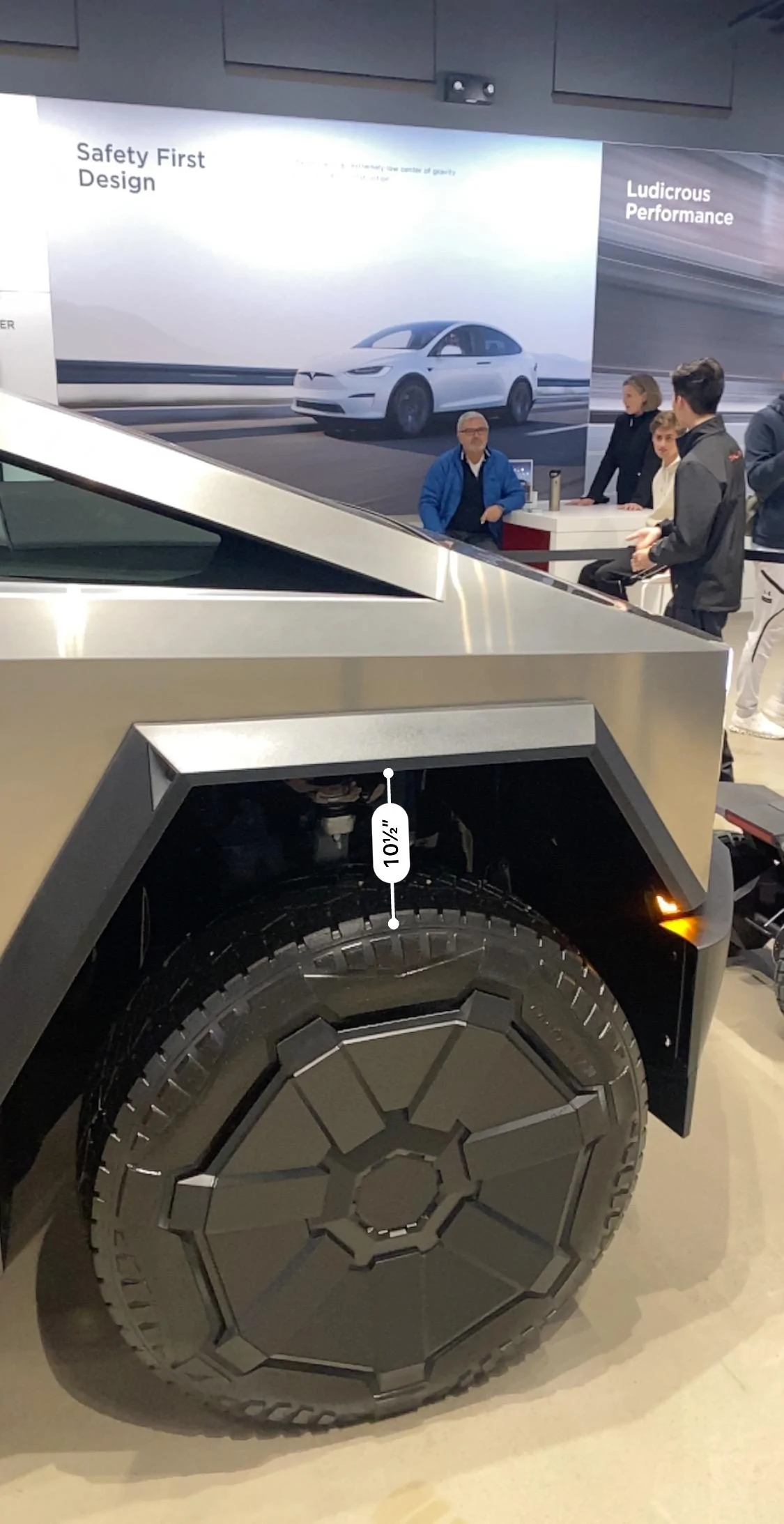 Tesla Cybertruck San Diego Visit (with measurements, no chickens) IMG_2559