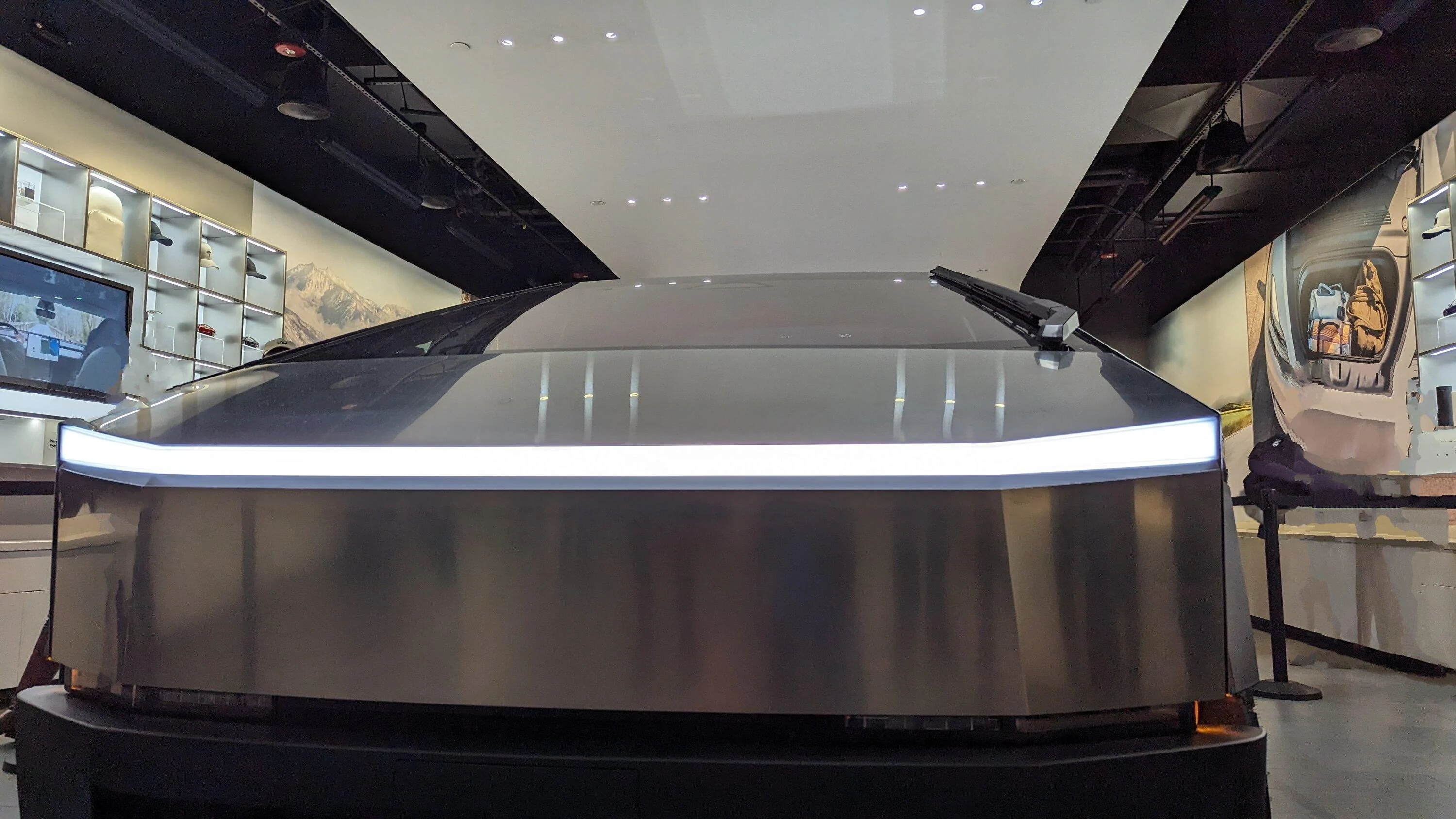Tesla Cybertruck . 1000009596