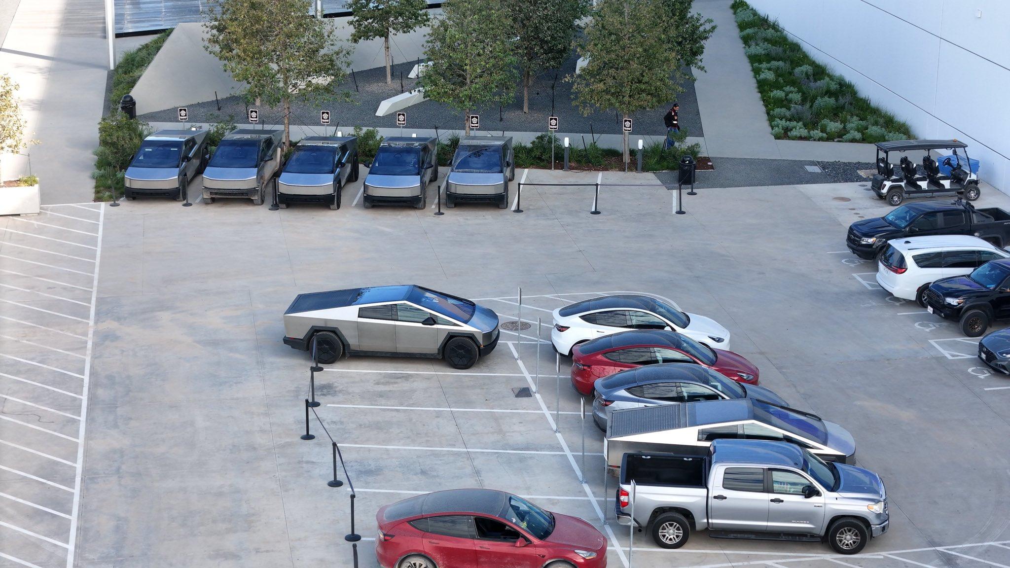 Tesla Cybertruck 📸 Daily photos: Cybertrucks in outbound lot at Giga Texas -- updated 1/8/24 F_9C2S8aQAAZS_4