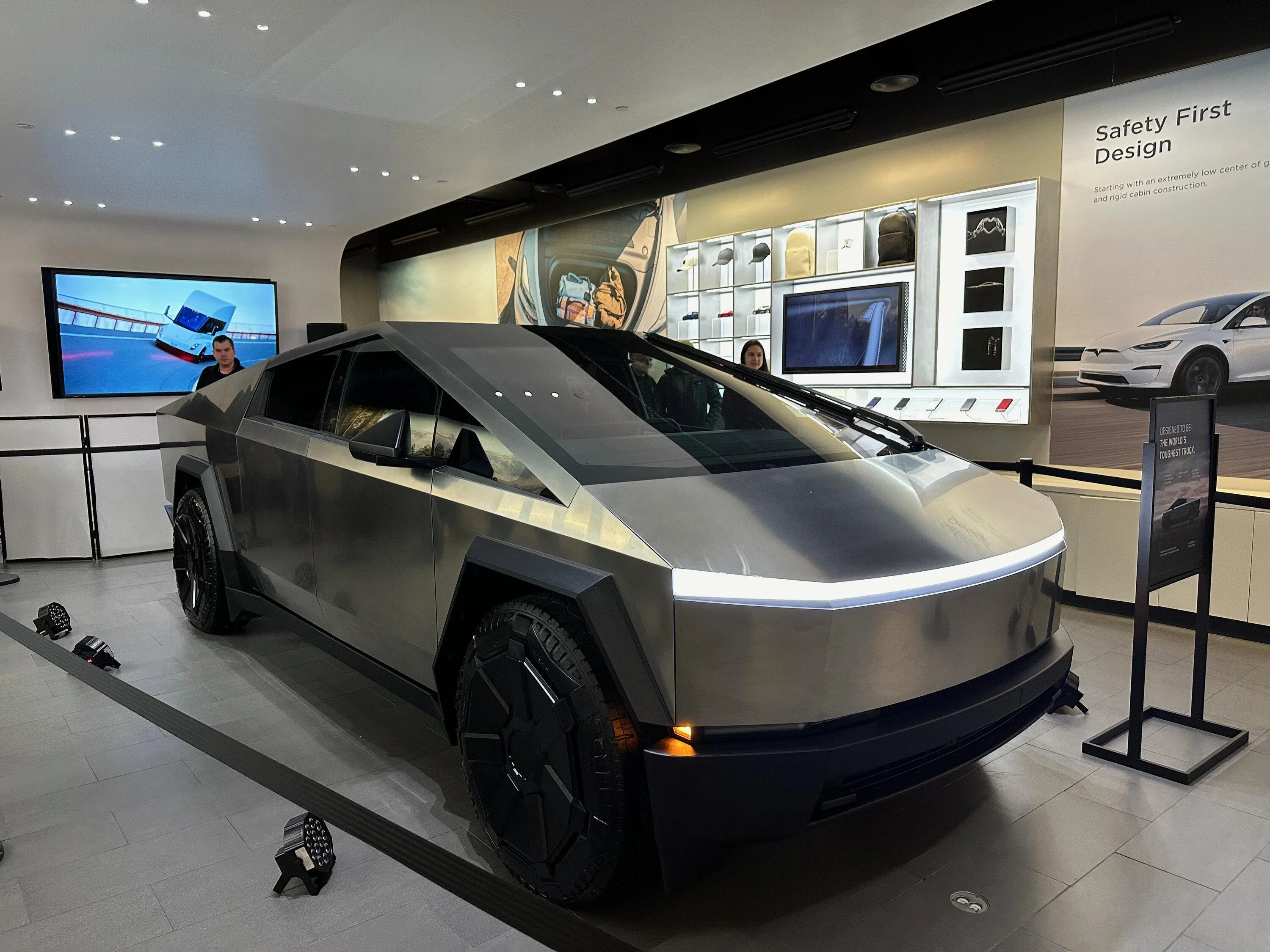 Tesla Cybertruck I Cancelled my Cybertruck for the F150 Lightning IMG_3651