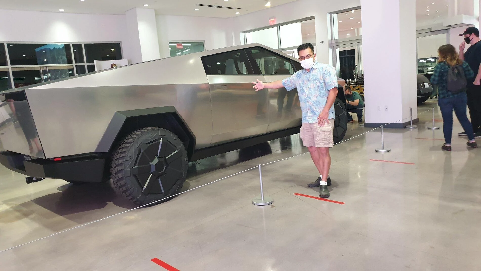 Tesla Cybertruck Cybertruck roof rack for work..... to carry long lumber on top or plumbing pipe 20200626_105056