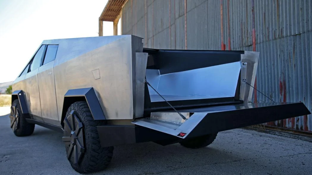Tesla Cybertruck Cybertruck Replica by Bosnian Maker is Best Lookalike Yet d5b2aae0-f1cc-11ea-93df-cc4299c558c