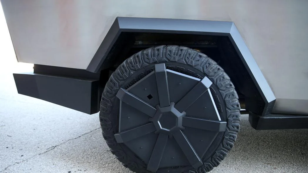 Tesla Cybertruck Cybertruck Replica by Bosnian Maker is Best Lookalike Yet da120d60-f1cc-11ea-bfcf-c38da3edfdd6