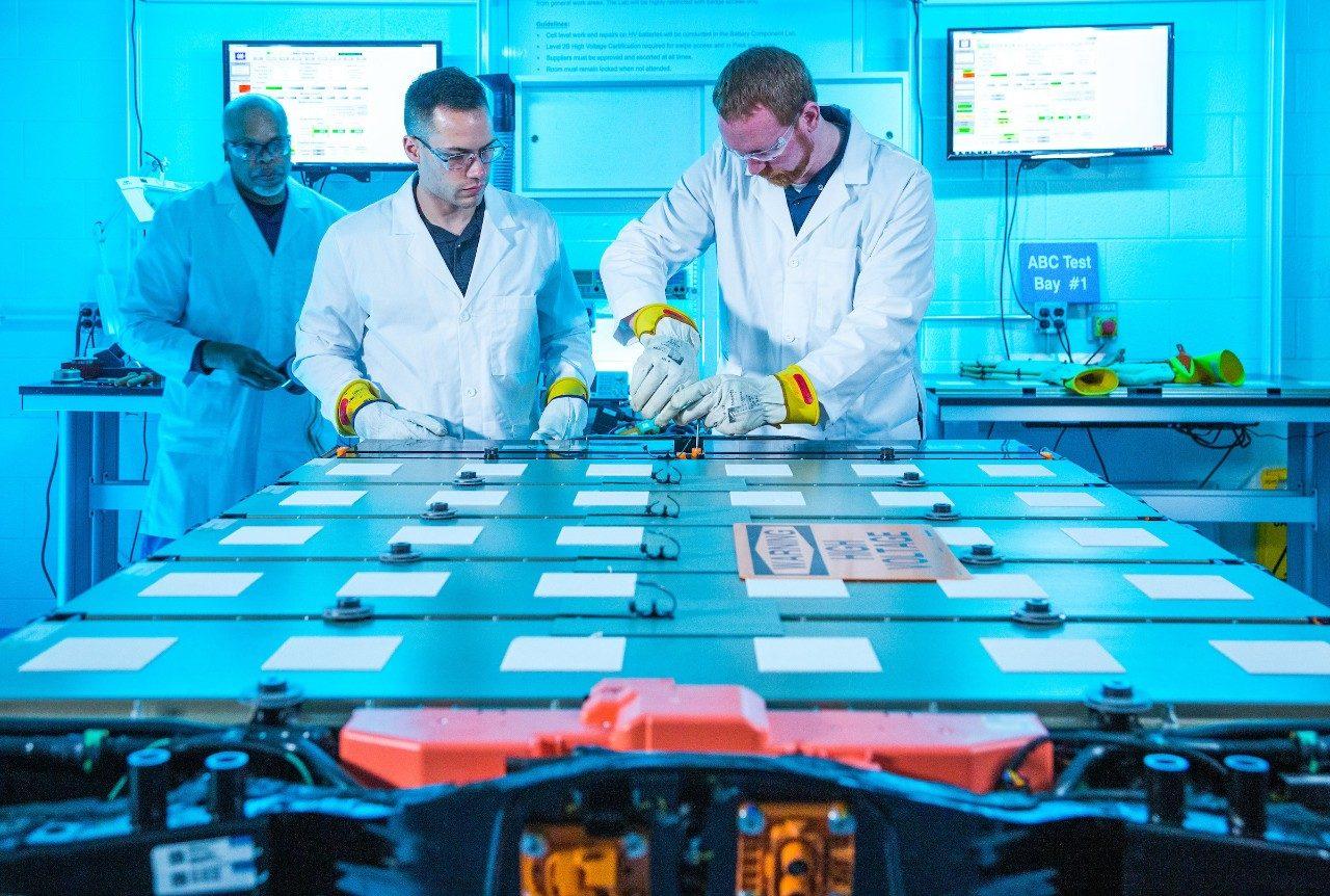 Tesla Cybertruck GM unveils its wireless battery management tech, will power next-gen EVs with Ultium batteries wBMS3