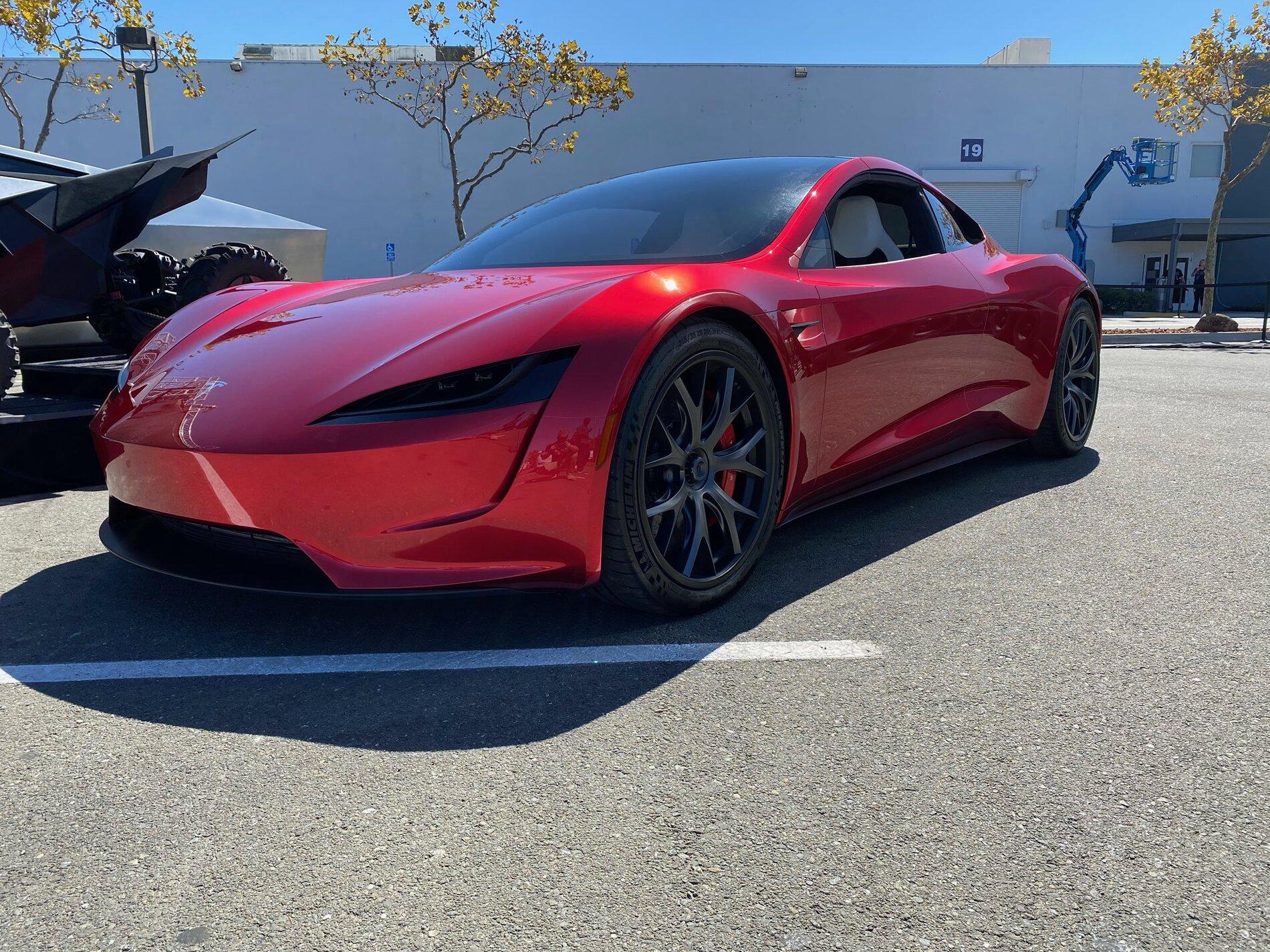 Tesla Cybertruck Watch the Tesla Battery Day Livestream & Post Your Reactions Here Eii6FR3XcAMx_9v