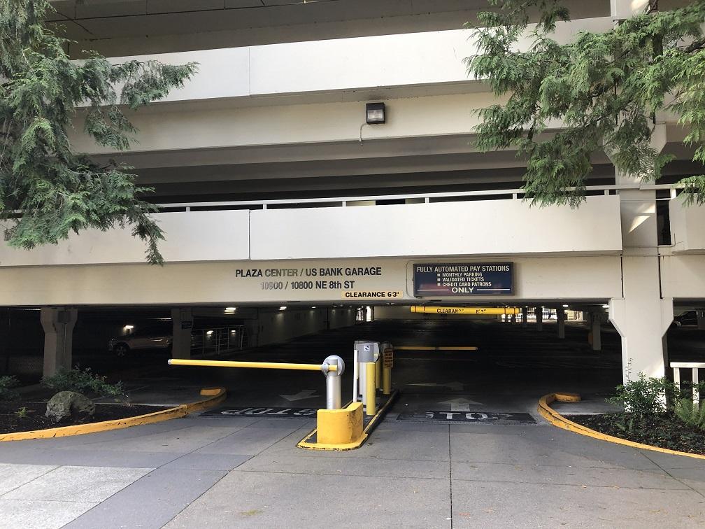 Tesla Cybertruck Cybertruck in parking spots - A measured example Garage_1