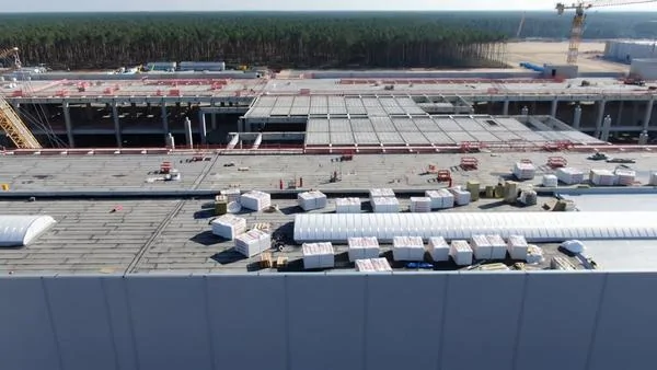 Tesla Cybertruck Tesla Raises the Bar w/Giga Berlin Construction 21_e40acd2b-bdf0-42f9-bb68-c7ce777f2a6c_600x600