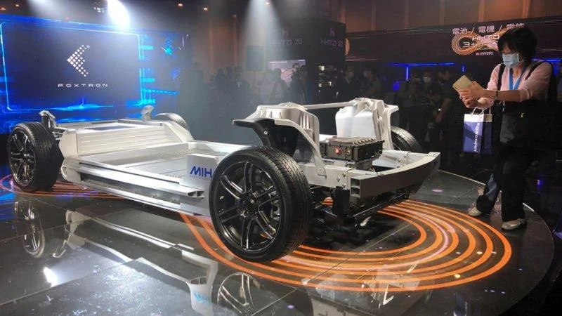 Tesla Cybertruck Foxconn unveils electric car chassis EV Platform