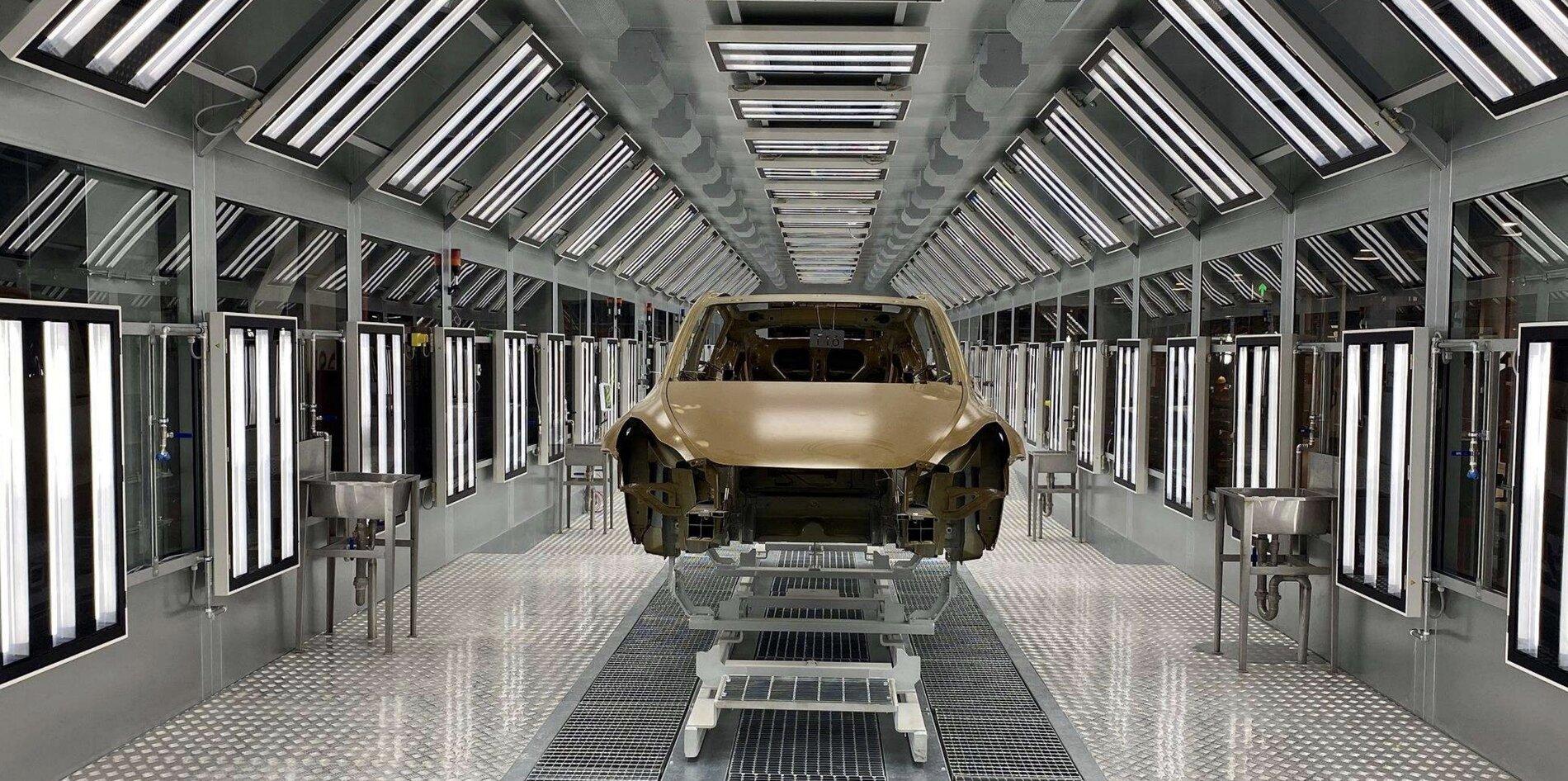 Tesla Cybertruck VIDEO - Tesla Cybertruck TeraFactory Site Construction Is Well Underway Tesla-Gigafactory-Model-Y-4-1