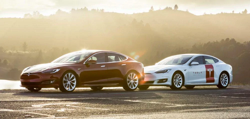 Tesla Cybertruck Tesla Plans to Add 52 New Service Centers in 2021 Tesla-Mobile-Servic