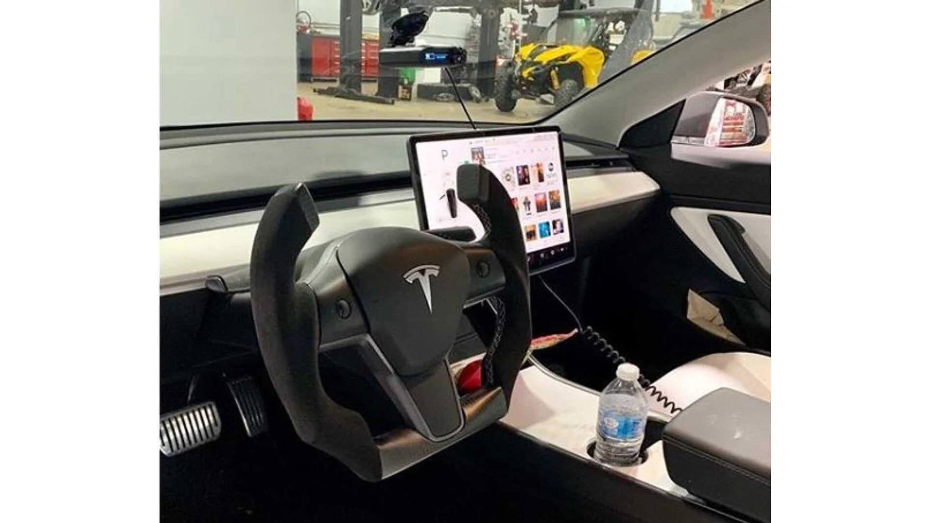 Tesla Cybertruck Ride The Lightning podcast source says tri-motor Cybertruck will have at least 560 miles range + steering wheel has changed from prototype 70D96F0A-6589-4B4C-ADE3-7B8B9E145AF5