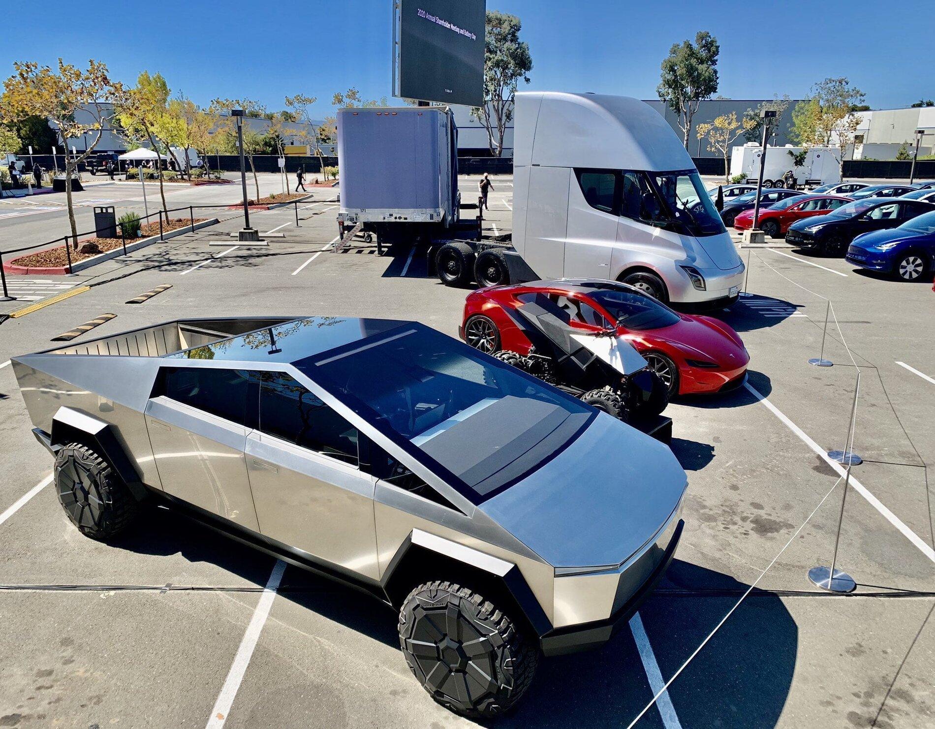 Tesla Cybertruck Doug DeMuro is Wrong about the Hummer EV and the Cybertruck (Video) Eijzy1BU4AExaal.jpe