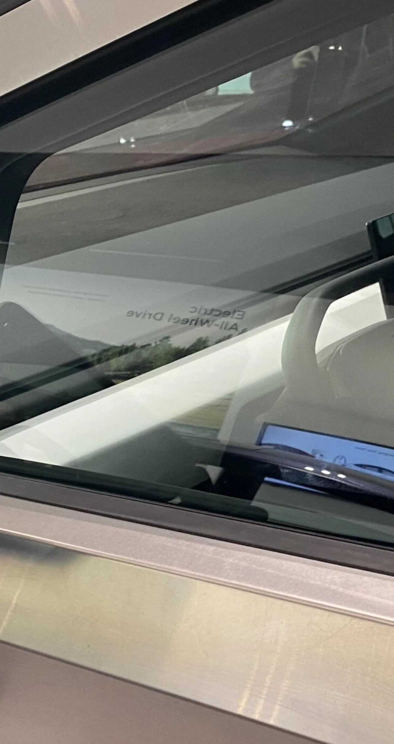 Tesla Cybertruck 265 mi range at 90% shown in demo Cybertruck driven by Marques Brownlee MKBHD 44362B46-3C7C-412B-89A4-C3E9DD10A157