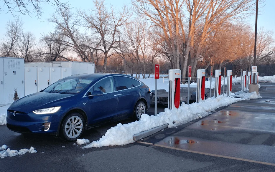 Tesla Cybertruck 265 mi range at 90% shown in demo Cybertruck driven by Marques Brownlee MKBHD 1701331228884