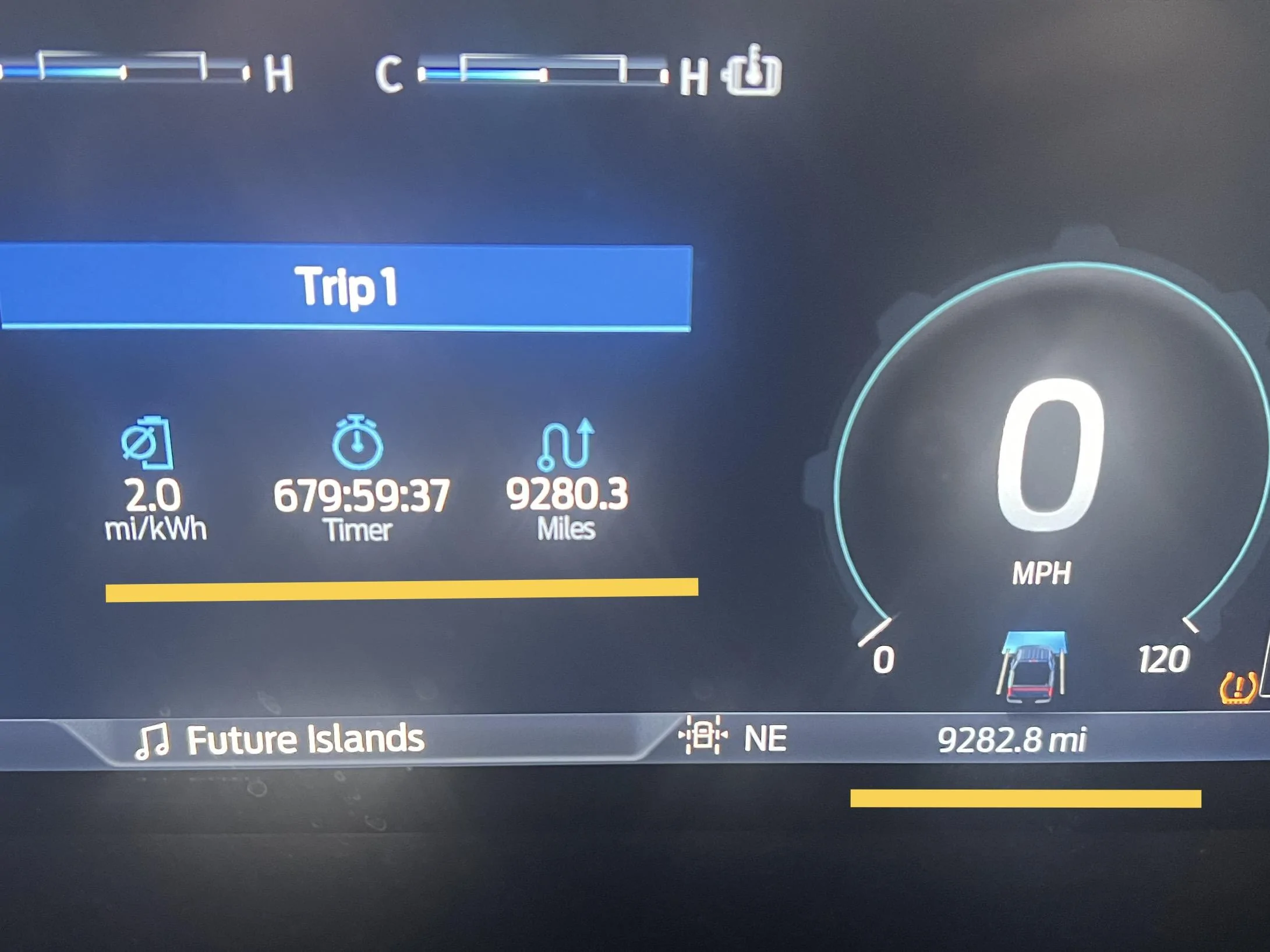 Tesla Cybertruck 265 mi range at 90% shown in demo Cybertruck driven by Marques Brownlee MKBHD 734ECA54-0D5B-460A-8F99-C67C754226F0