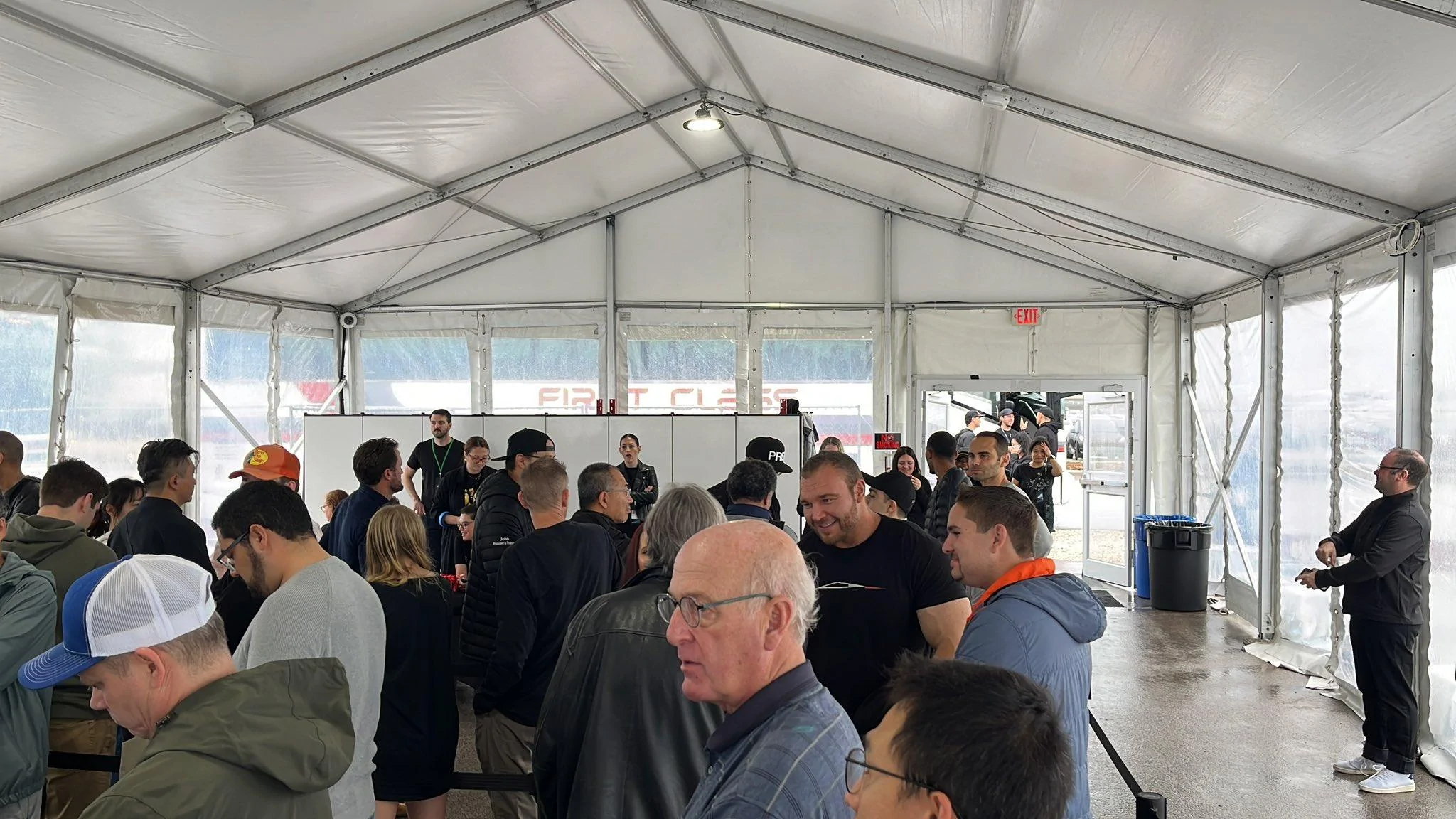 Tesla Cybertruck Cybertruck Delivery Event LIVE STREAM Link & Viewing Party! 🥳 -- Post photos, reactions & comments 💬 GAM4p13XQAA7hn2 (1)