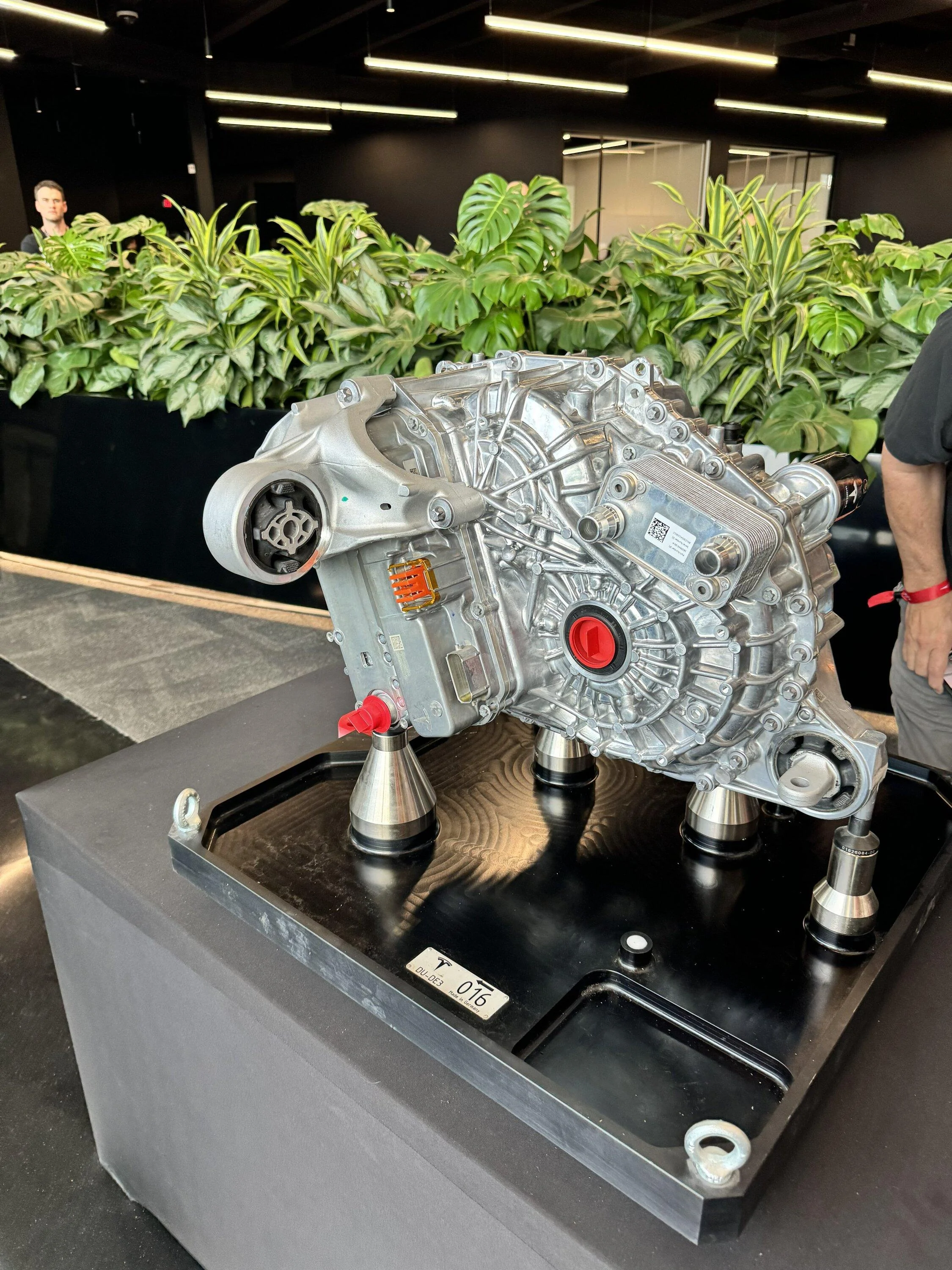 Tesla Cybertruck Cybertruck Delivery Event LIVE STREAM Link & Viewing Party! 🥳 -- Post photos, reactions & comments 💬 GANC_-4XgAEaI9d