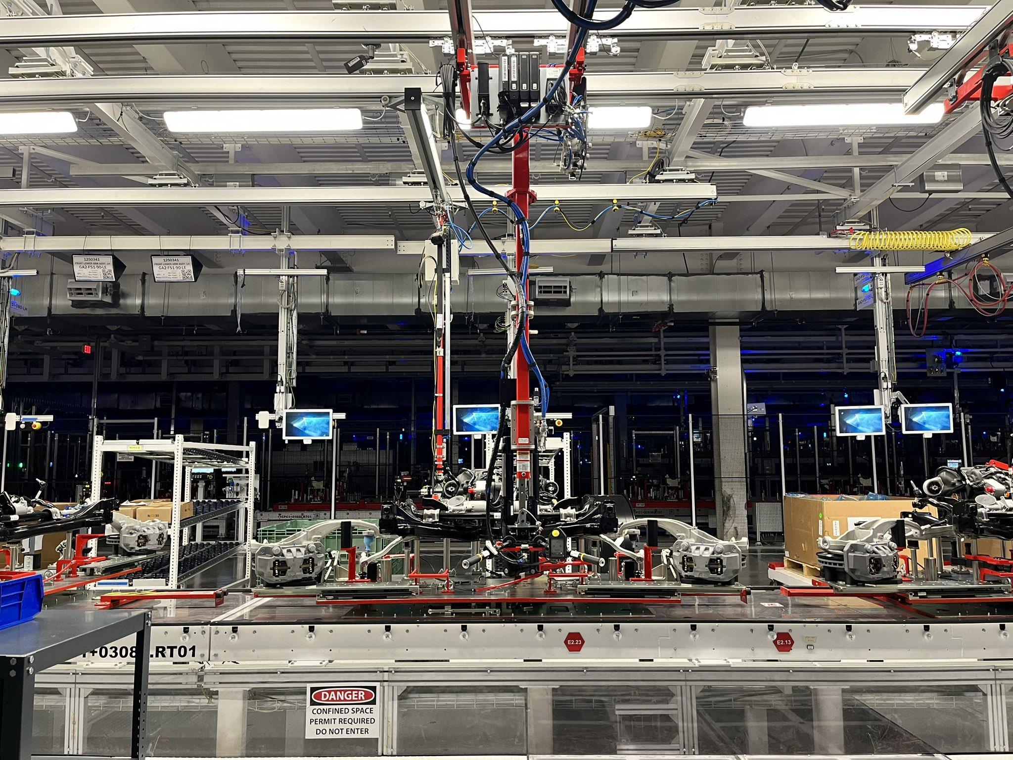 Tesla Cybertruck Cybertruck Delivery Event LIVE STREAM Link & Viewing Party! 🥳 -- Post photos, reactions & comments 💬 GANHeR_WMAAgndG