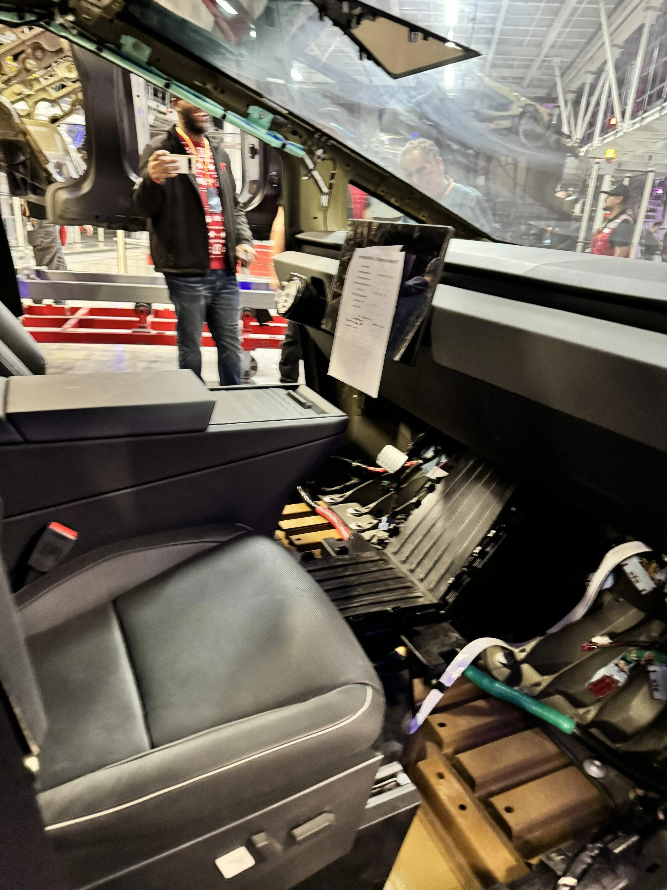 Tesla Cybertruck Cybertruck Delivery Event LIVE STREAM Link & Viewing Party! 🥳 -- Post photos, reactions & comments 💬 GANIMTXXMAE-ZF5